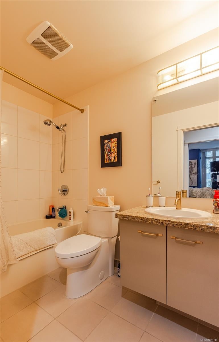 Cy04-38 Front St, Nanaimo, BC - Indoor Photo Showing Bathroom
