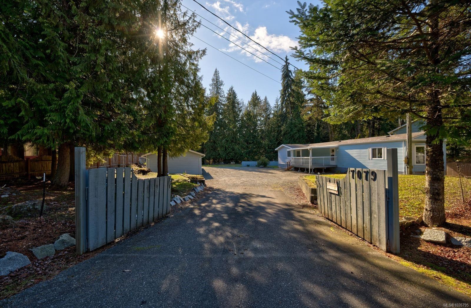 7079 Blackjack Dr, Lantzville, BC