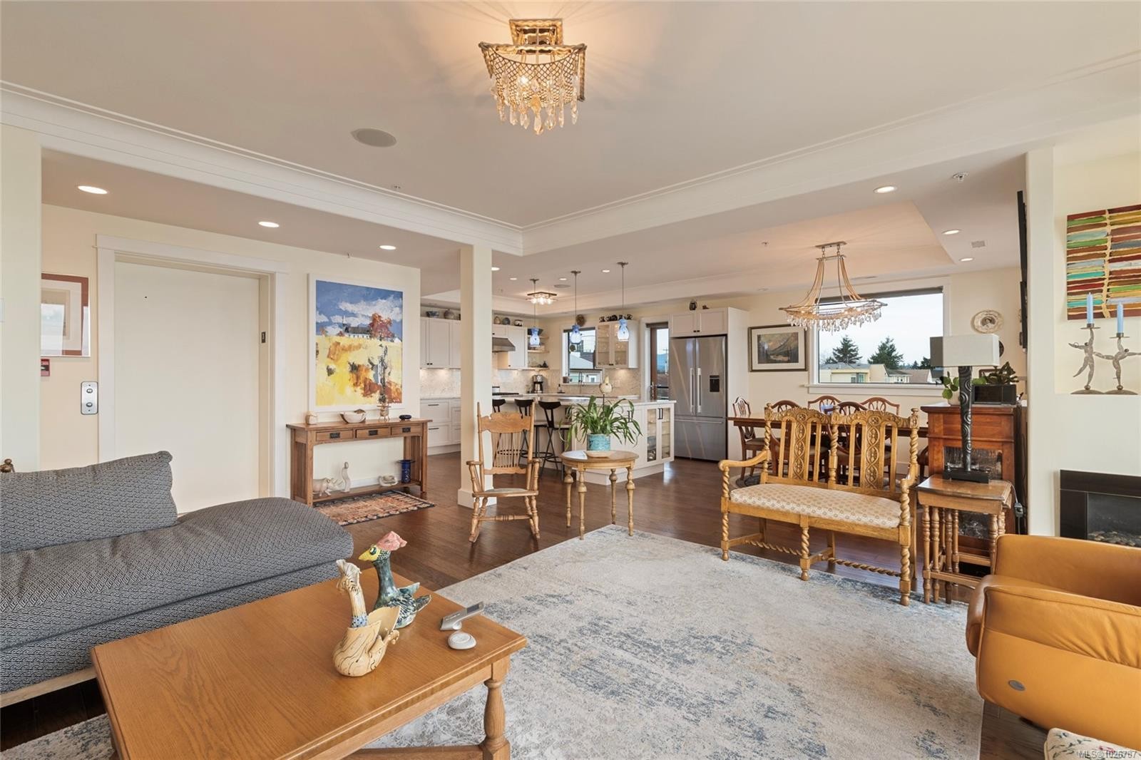 201-9949 Third St, Sidney, BC - Indoor Photo Showing Living Room