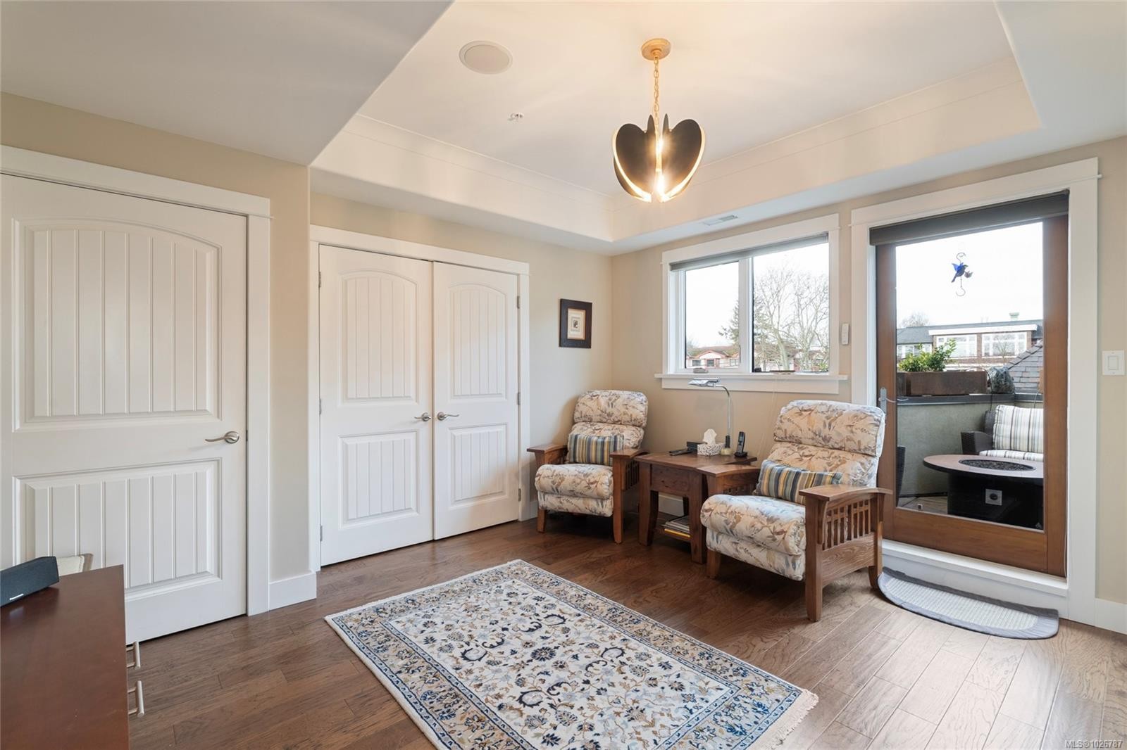 201-9949 Third St, Sidney, BC - Indoor