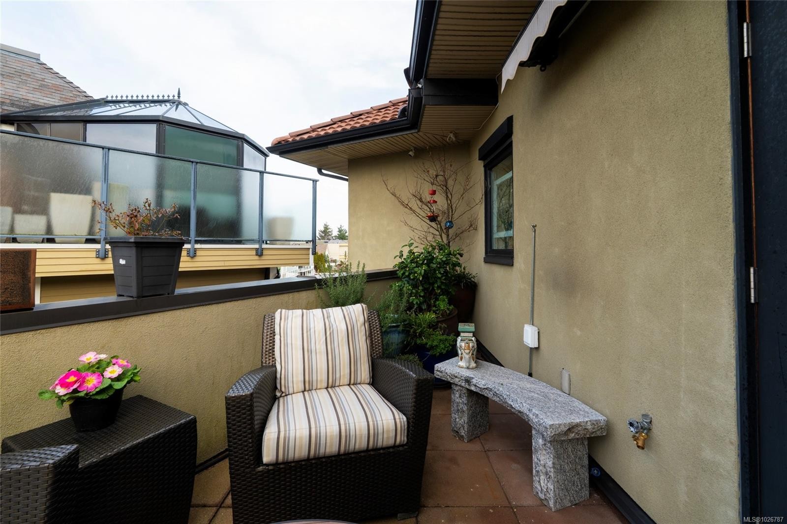 201-9949 Third St, Sidney, BC - Outdoor With Exterior