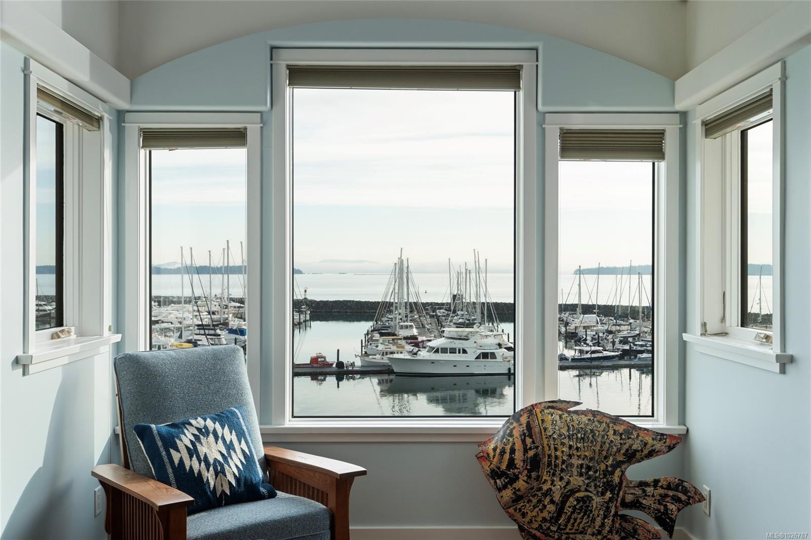 201-9949 Third St, Sidney, BC - Indoor