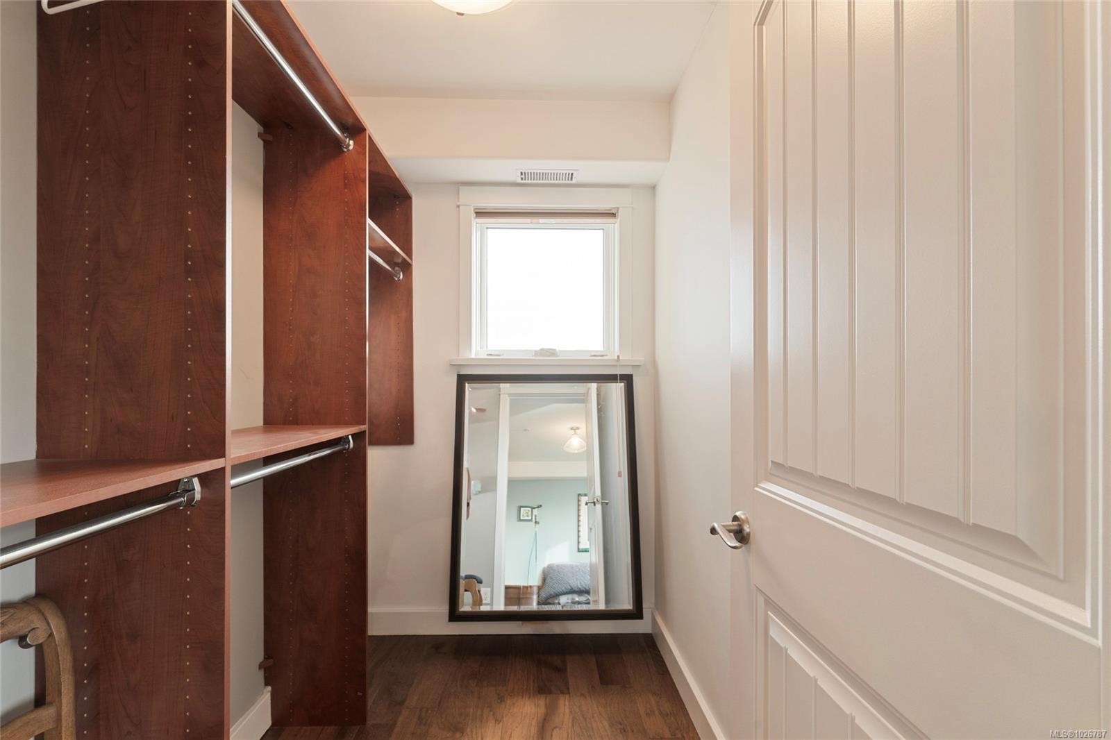 201-9949 Third St, Sidney, BC - Indoor Photo Showing Other Room