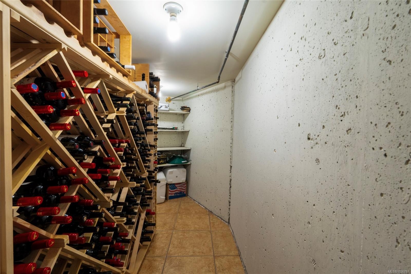 201-9949 Third St, Sidney, BC - Indoor With Storage