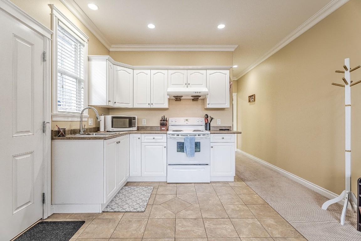 2240 Jackson Avenue, Merritt, BC - Indoor Photo Showing Other Room