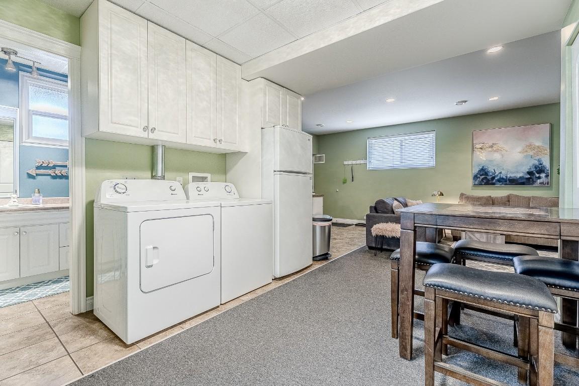 2240 Jackson Avenue, Merritt, BC - Indoor Photo Showing Kitchen