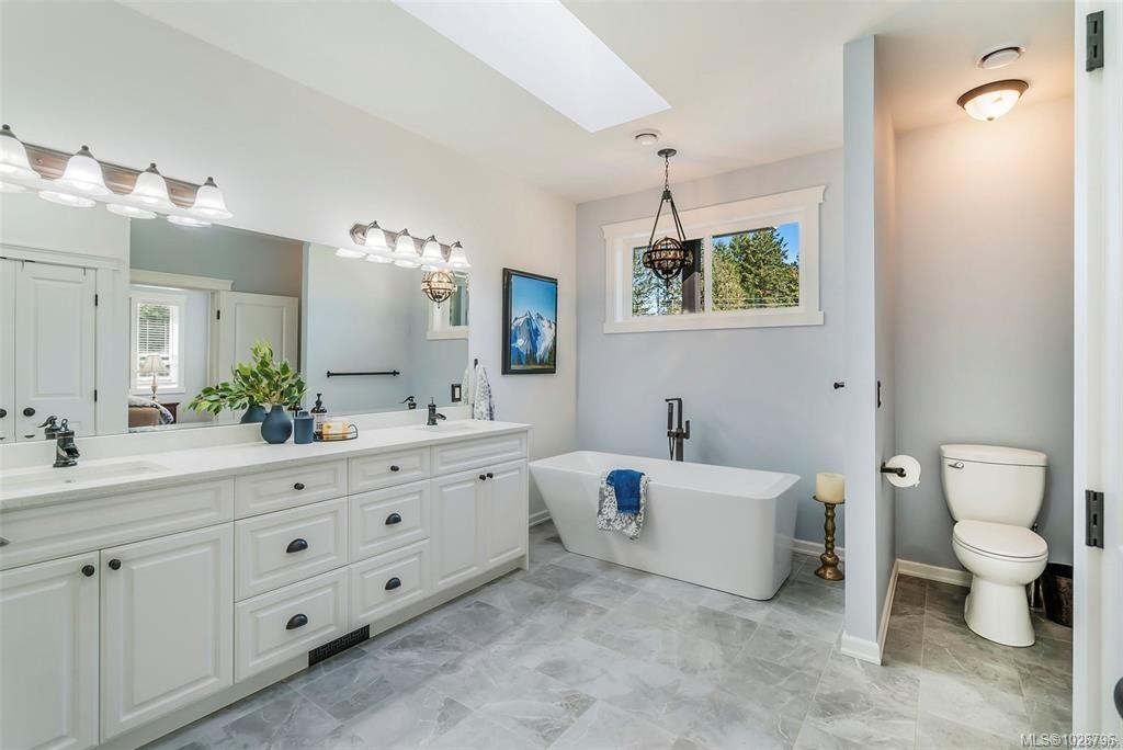 1390 Kurtis Cres, Nanaimo, BC