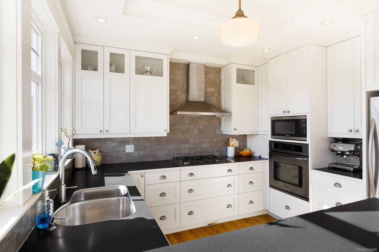 2231 Windsor Rd, Oak Bay, BC