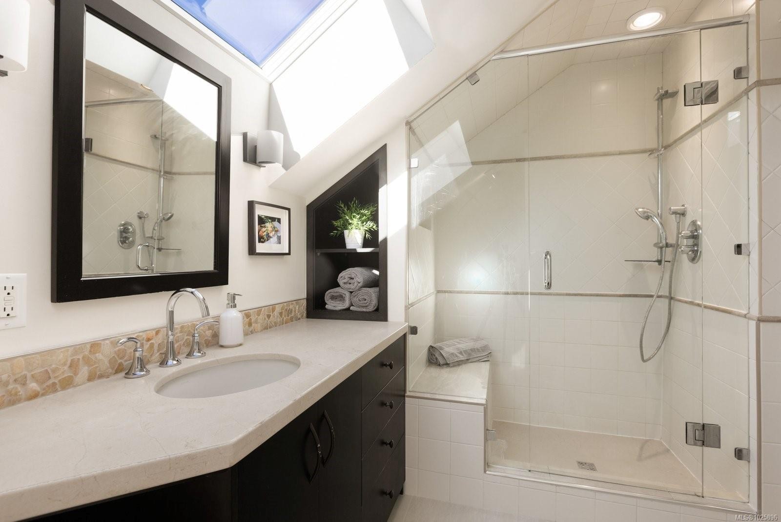 2231 Windsor Rd, Oak Bay, BC