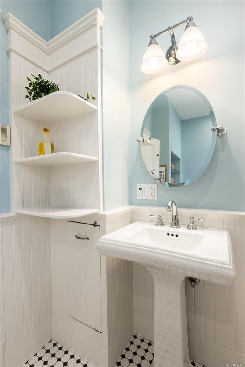 2231 Windsor Rd, Oak Bay, BC