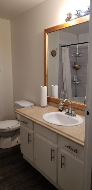 914 Columbia Crescent, Nakusp, BC - Indoor Photo Showing Bathroom