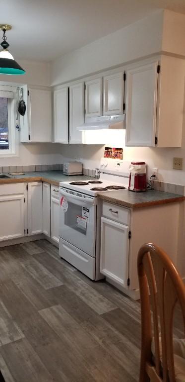 914 Columbia Crescent, Nakusp, BC - Indoor Photo Showing Kitchen