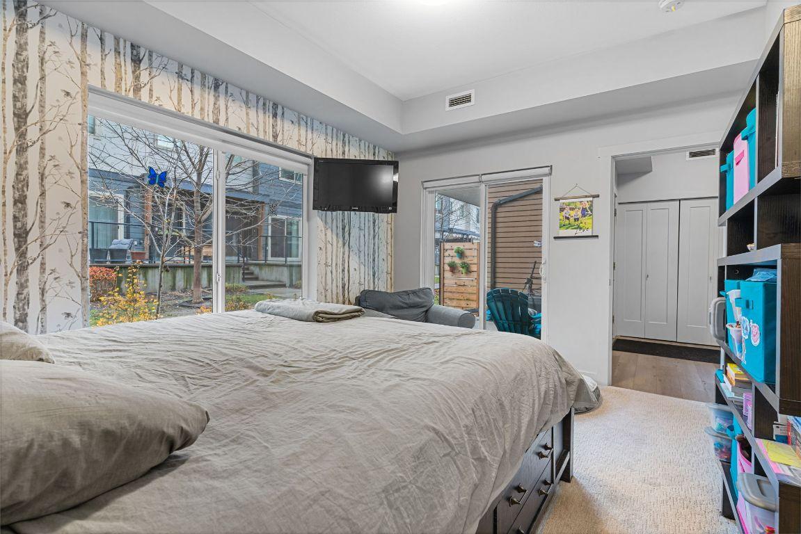 106-3630 Mission Springs Drive, Kelowna, BC - Indoor Photo Showing Bedroom