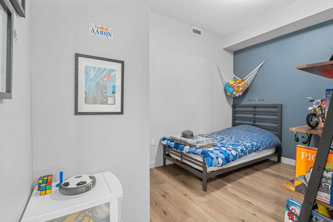 106-3630 Mission Springs Drive, Kelowna, BC - Indoor Photo Showing Bedroom