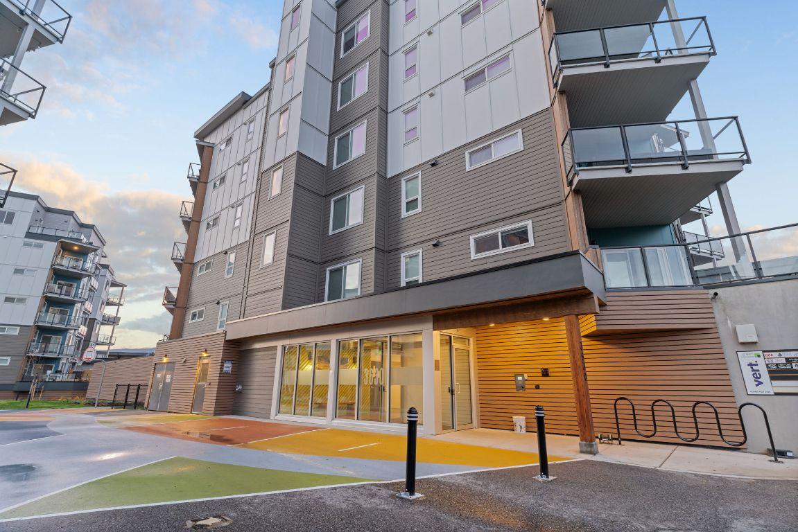 106-3630 Mission Springs Drive, Kelowna, BC - Outdoor