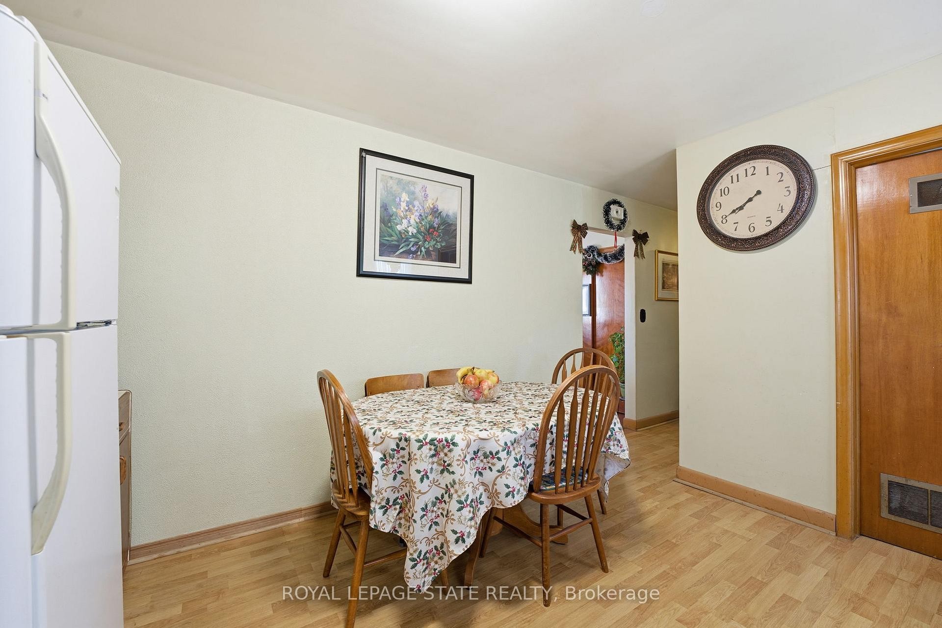 29 Leckie Avenue, Hamilton, ON - Indoor Photo Showing Dining Room