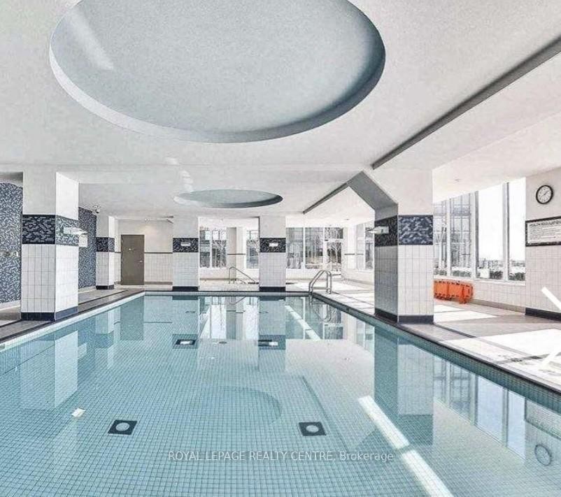 2008-4065 Brickstone Mews Road, Mississauga, ON - Indoor Photo Showing Other Room With In Ground Pool