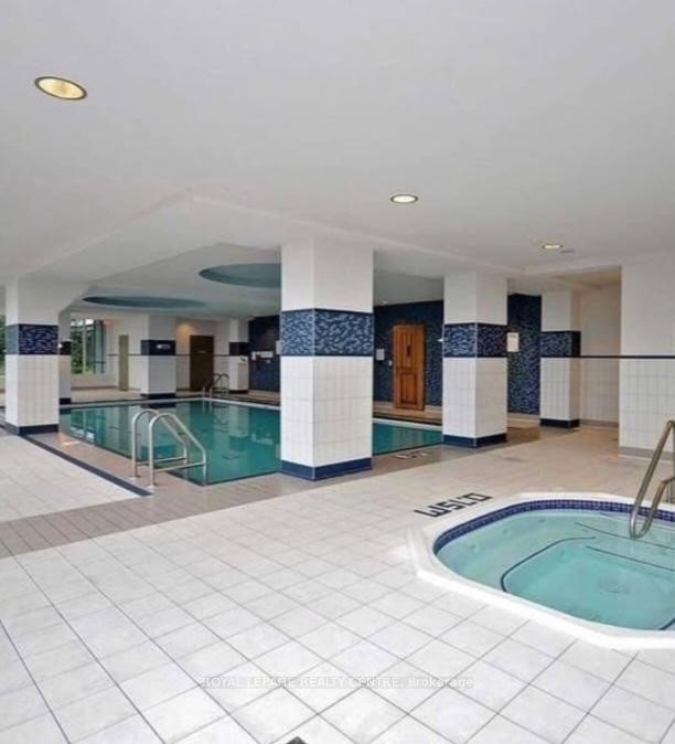 2008-4065 Brickstone Mews Road, Mississauga, ON - Indoor Photo Showing Other Room With In Ground Pool