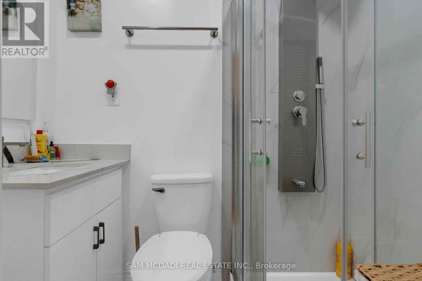 1235 Old River Road, Mississauga, ON - Indoor Photo Showing Bathroom
