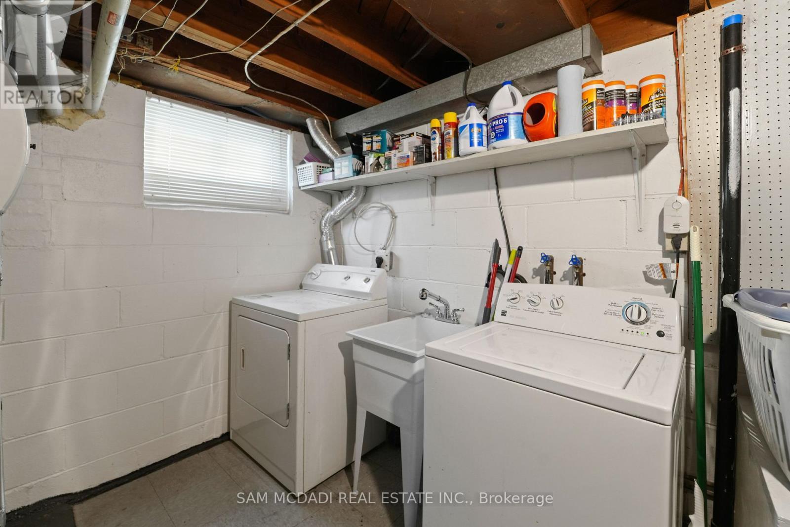 1140 Halliday Avenue, Mississauga, ON - Indoor Photo Showing Laundry Room