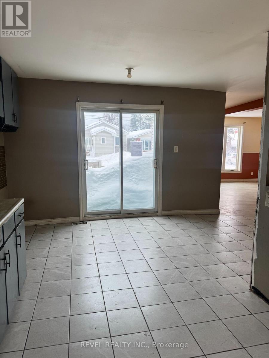 56 Carlin Avenue, Timmins (Tm - Tnw - Algonquin To Jubilee), ON