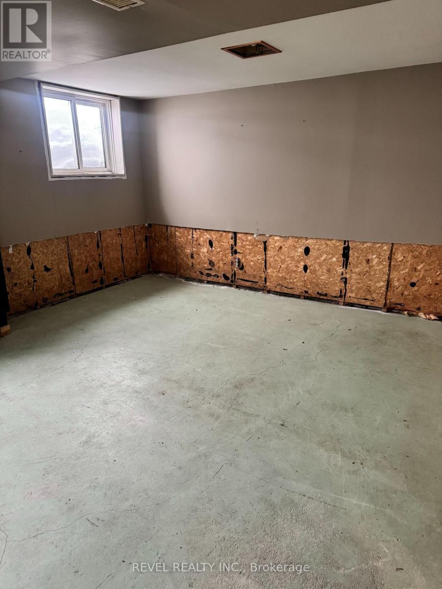 56 Carlin Avenue, Timmins (Tm - Tnw - Algonquin To Jubilee), ON