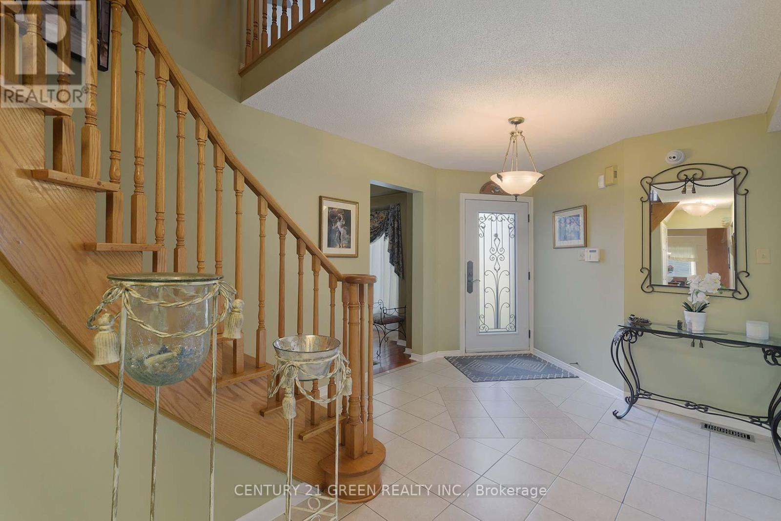 418 Chieftan Circle, Mississauga, ON - Indoor Photo Showing Other Room