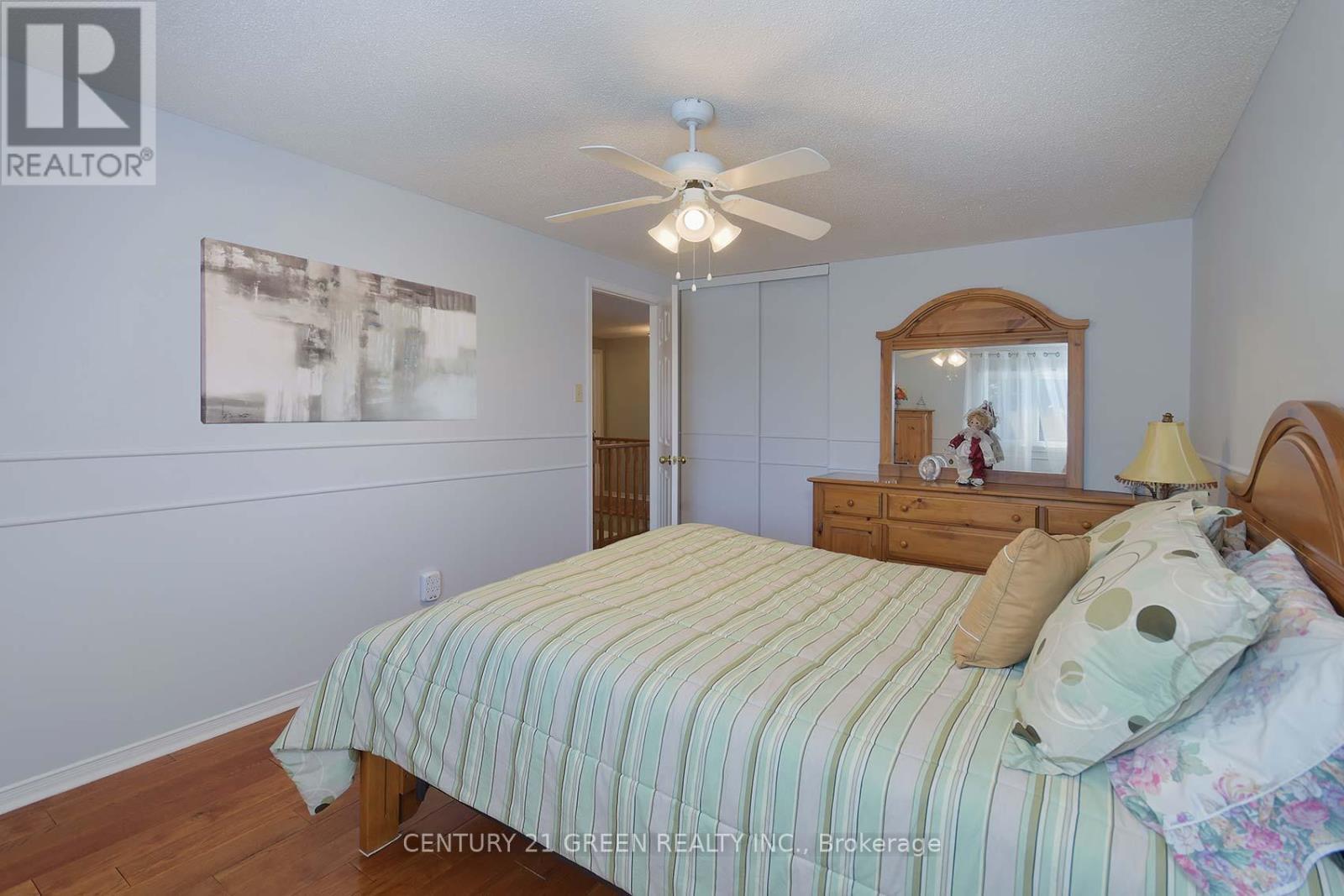 418 Chieftan Circle, Mississauga, ON - Indoor Photo Showing Bedroom