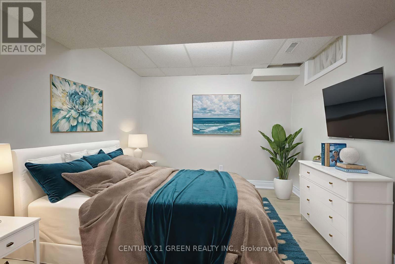 418 Chieftan Circle, Mississauga, ON - Indoor Photo Showing Bedroom