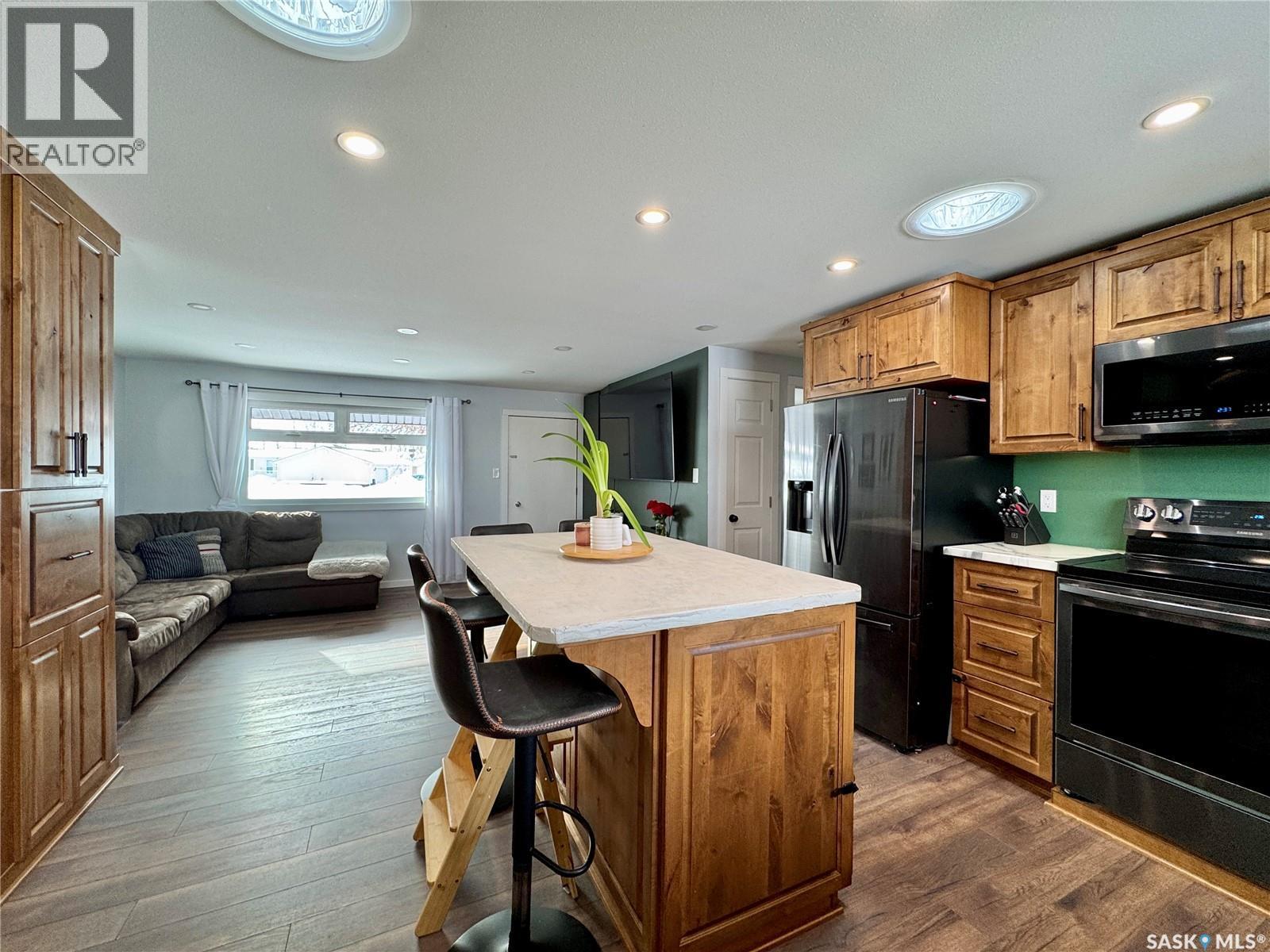 19 Hudson Bay, Esterhazy, SK - Indoor Photo Showing Kitchen