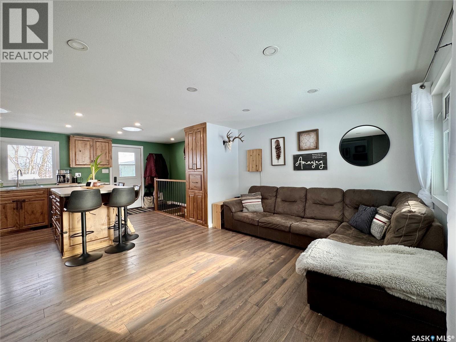 19 Hudson Bay, Esterhazy, SK - Indoor Photo Showing Living Room