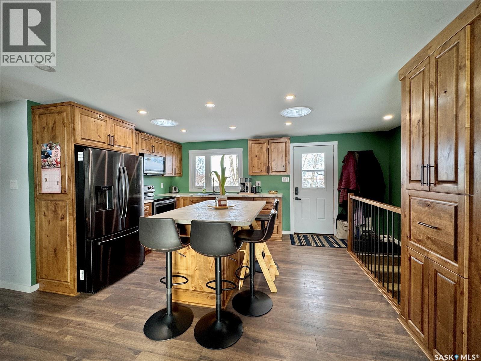 19 Hudson Bay, Esterhazy, SK - Indoor