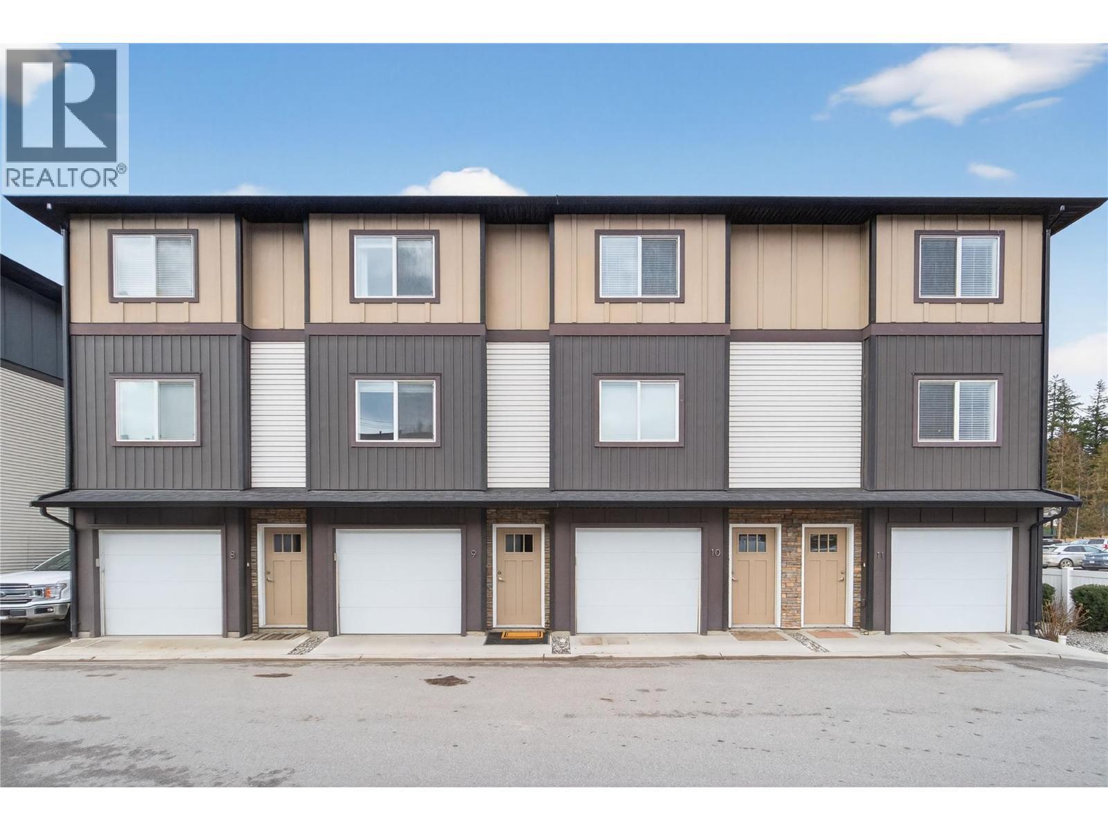 2081 11 Avenue Ne Unit# 9, Salmon Arm, BC - Outdoor With Facade
