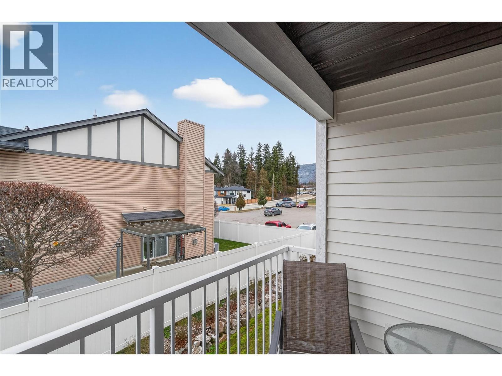 2081 11 Avenue Ne Unit# 9, Salmon Arm, BC - Outdoor With Exterior
