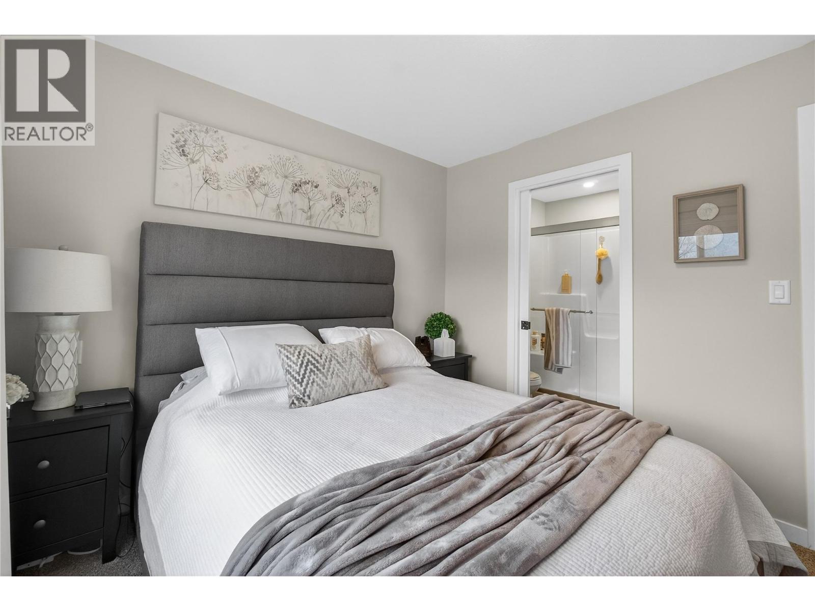 2081 11 Avenue Ne Unit# 9, Salmon Arm, BC - Indoor Photo Showing Bedroom