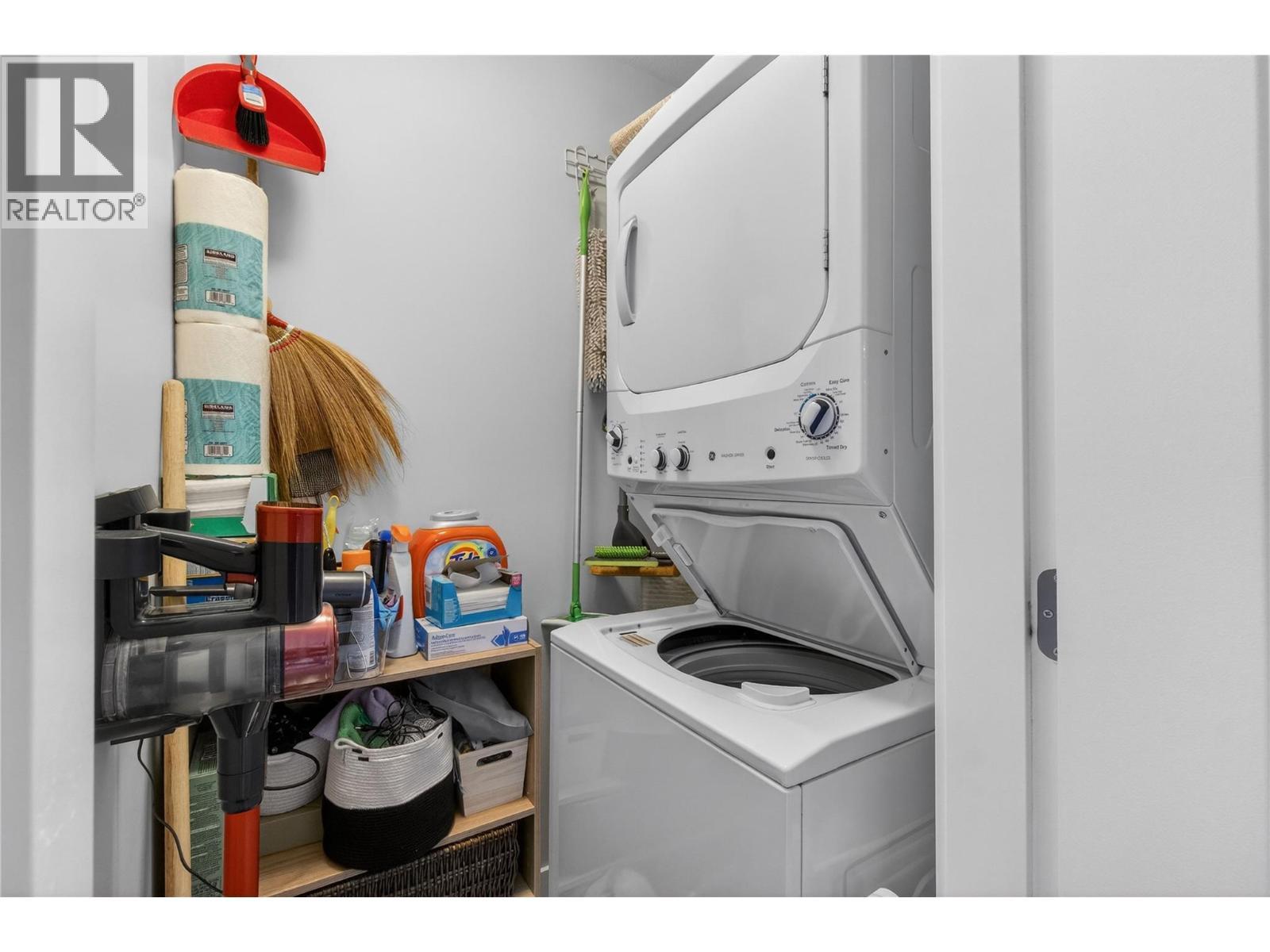 2081 11 Avenue Ne Unit# 9, Salmon Arm, BC - Indoor Photo Showing Laundry Room