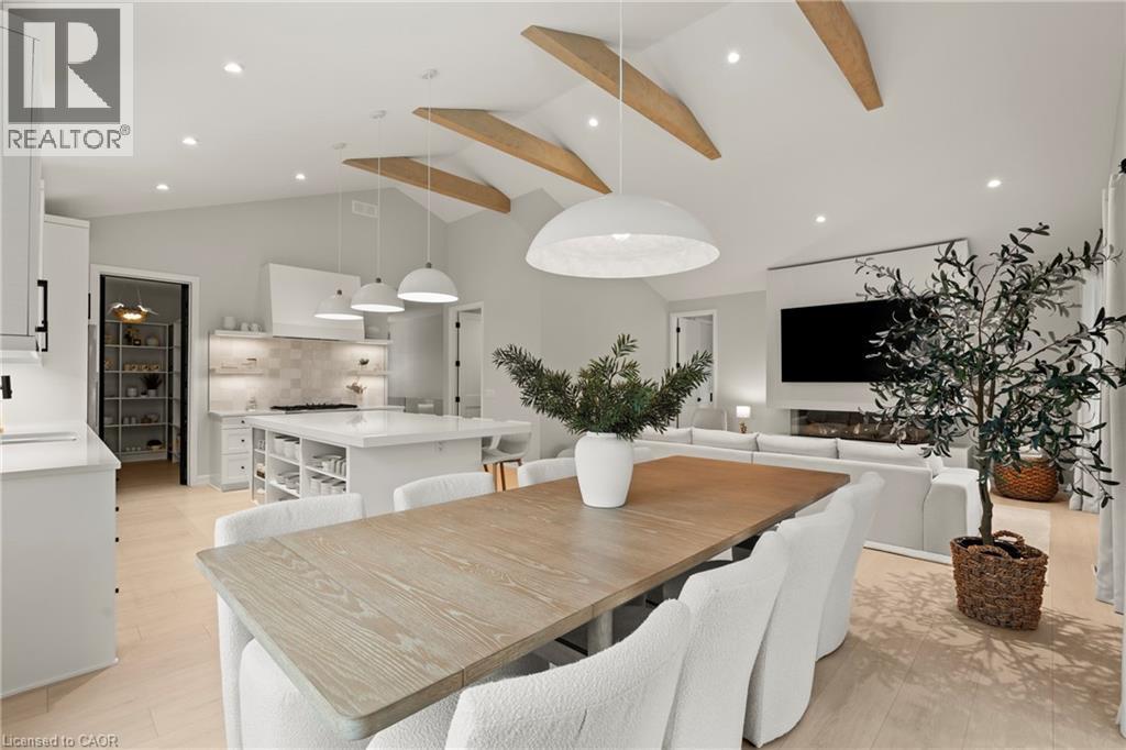 27 Maple Leaf Avenue S, Ridgeway, ON - Indoor Photo Showing Dining Room
