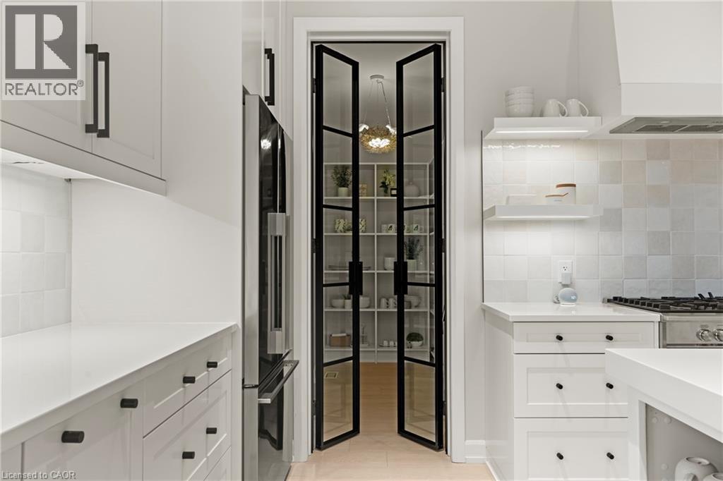27 Maple Leaf Avenue S, Ridgeway, ON - Indoor Photo Showing Kitchen