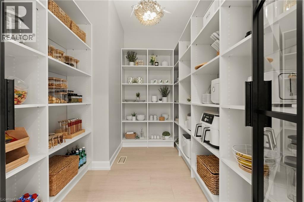 27 Maple Leaf Avenue S, Ridgeway, ON - Indoor With Storage