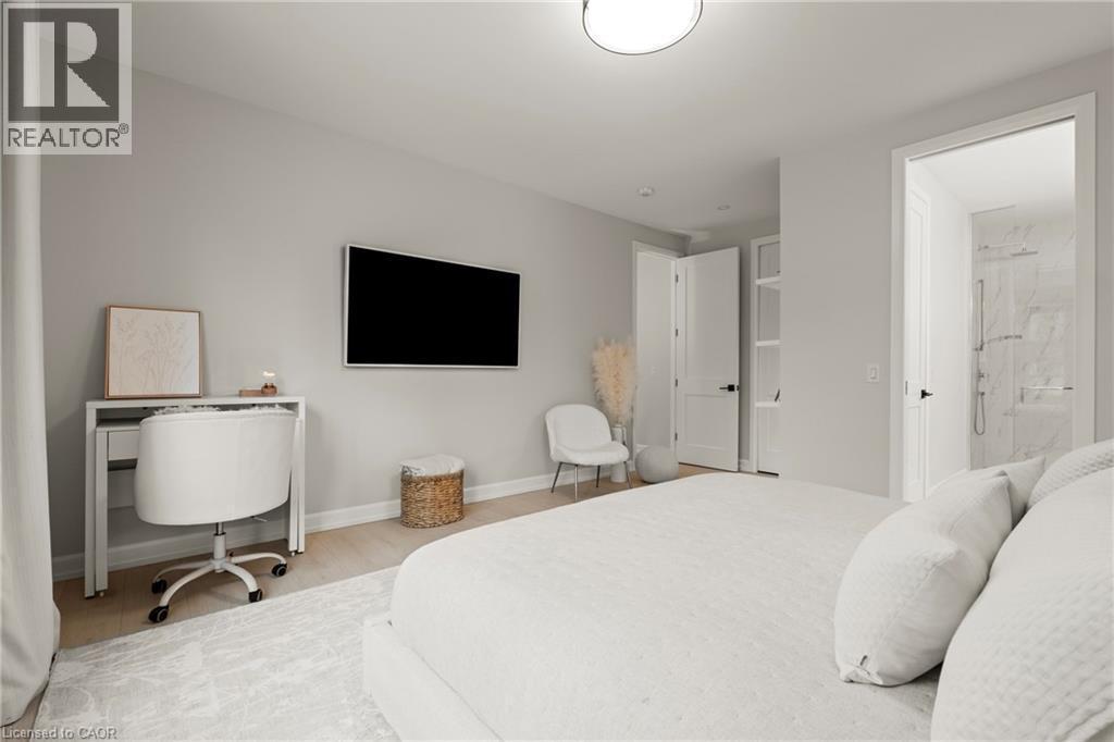 27 Maple Leaf Avenue S, Ridgeway, ON - Indoor Photo Showing Bedroom