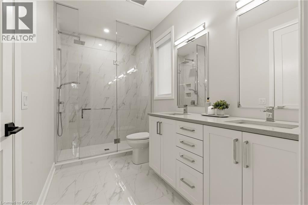 27 Maple Leaf Avenue S, Ridgeway, ON - Indoor Photo Showing Bathroom