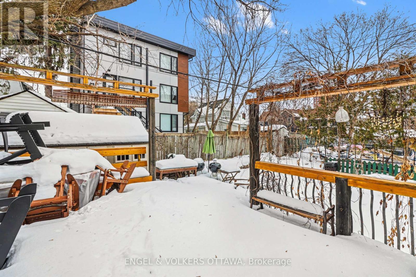 88 Pinhey Street, Ottawa, ON - Outdoor