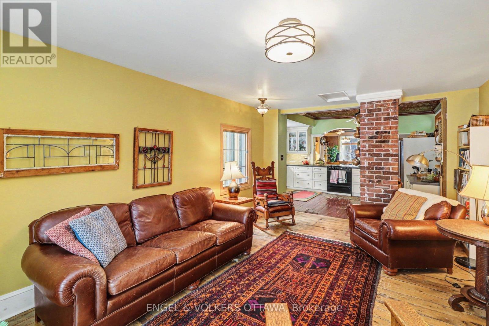 88 Pinhey Street, Ottawa, ON - Indoor Photo Showing Living Room With Fireplace