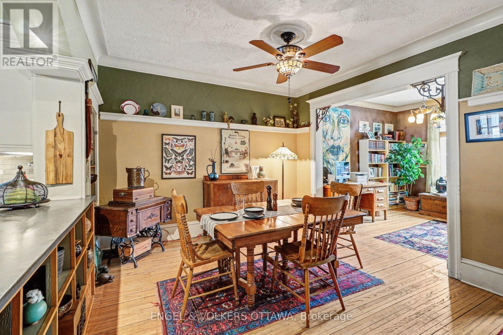 88 Pinhey Street, Ottawa, ON - Indoor Photo Showing Dining Room