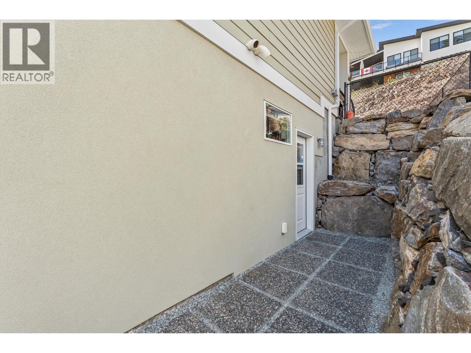 Suite entrance - 2600 Paramount Drive, West Kelowna, BC - Outdoor