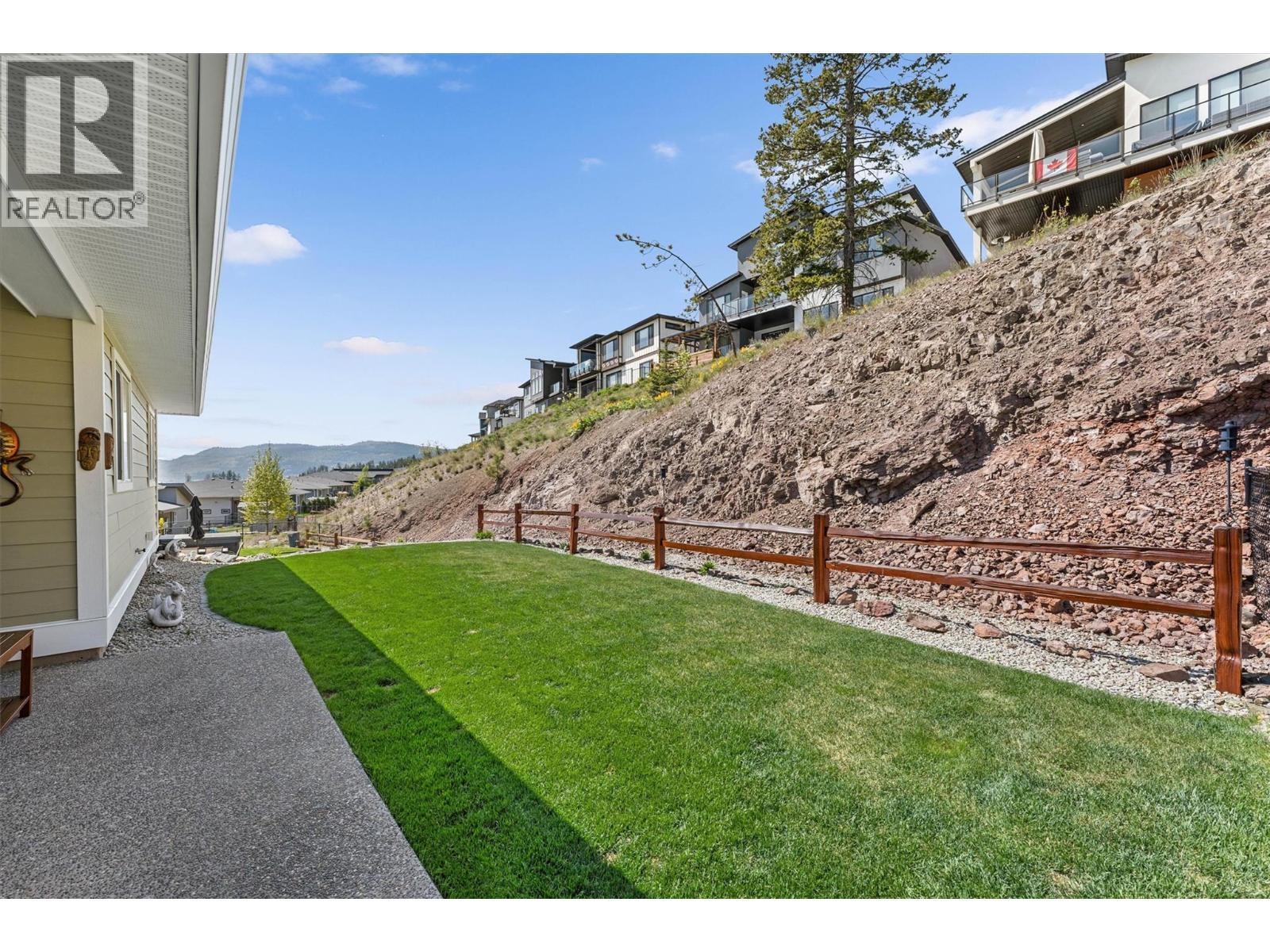 2600 Paramount Drive, West Kelowna, BC - Outdoor