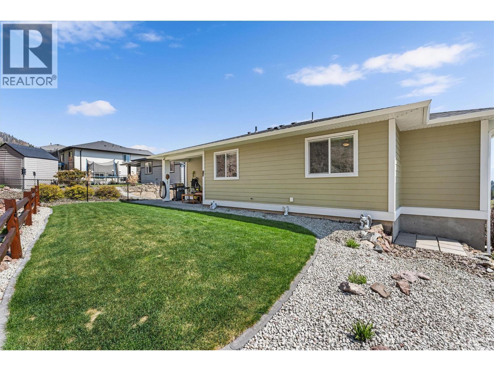 2600 Paramount Drive, West Kelowna, BC - Outdoor