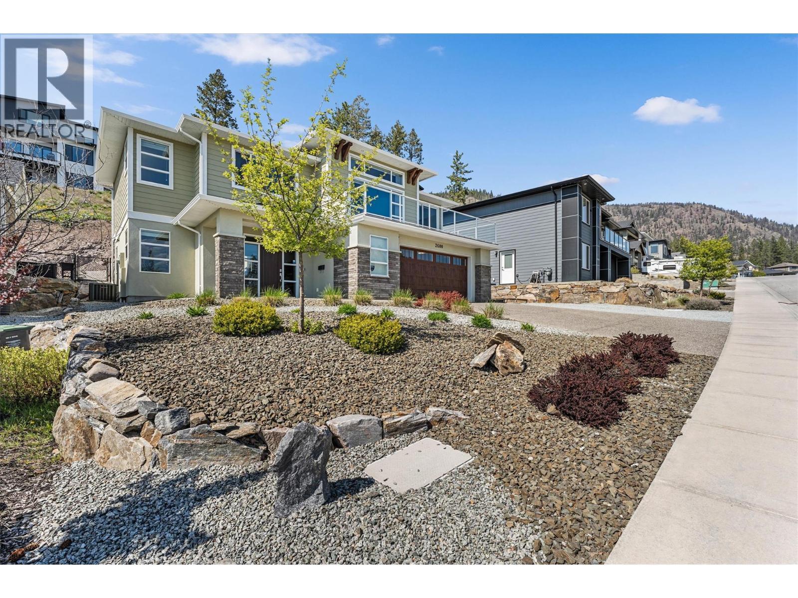 2600 Paramount Drive, West Kelowna, BC - Outdoor