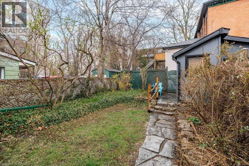 282 Main Street W, Hamilton, ON - Outdoor