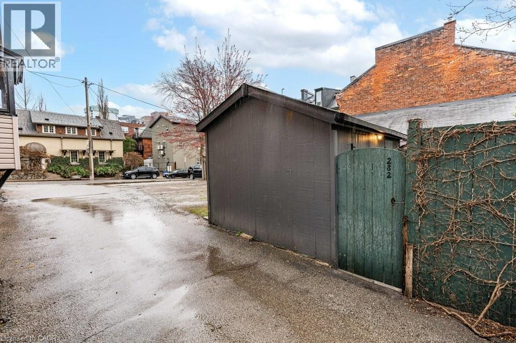 282 Main Street W, Hamilton, ON - Outdoor